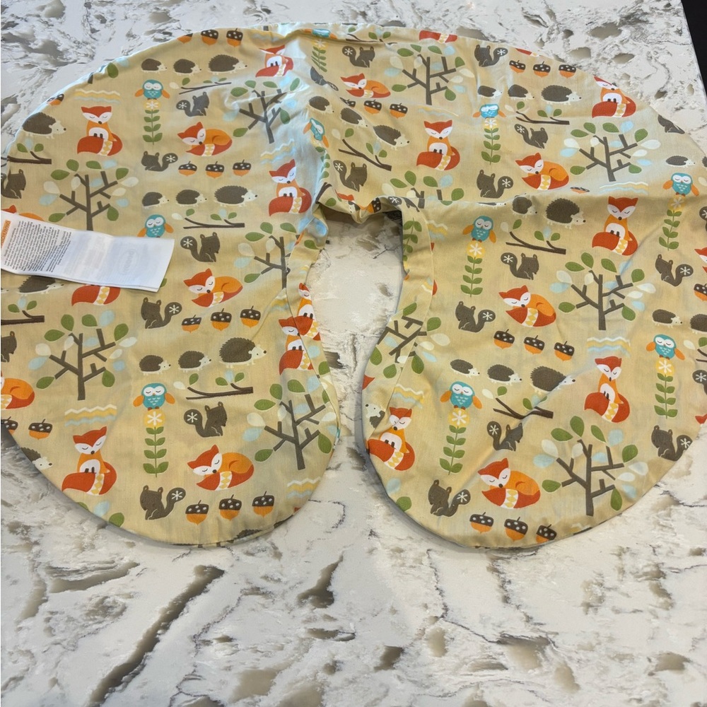 Boppy Nursing Pillow Cover: Woodland print, EUC